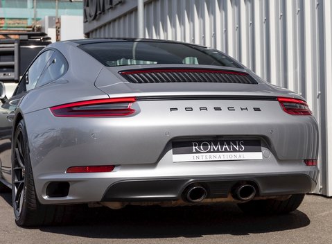 Porsche 911 Carrera GTS (991.2) 25