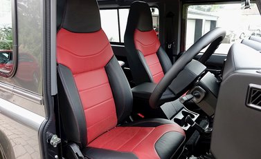 Land Rover 90 Adventure 27