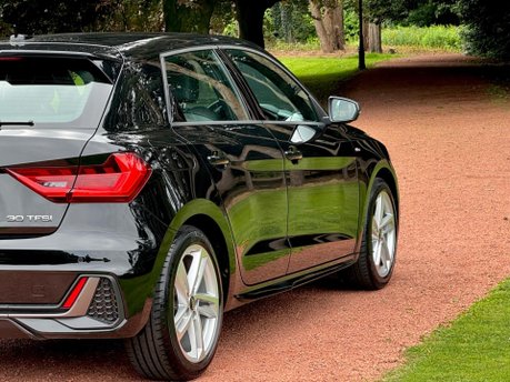 Audi A1 SPORTBACK TFSI S LINE 35