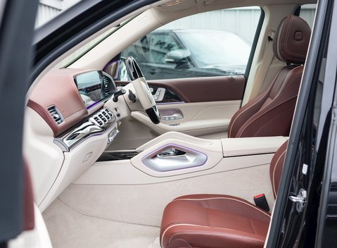 Mercedes-Benz GLS 600 First Class 18