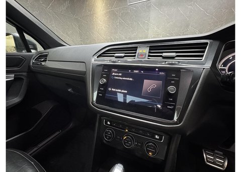 Volkswagen Tiguan 2.0 TDI R-Line SUV 5dr Diesel DSG 4Motion Euro 6 (s/s) (150 ps) 74
