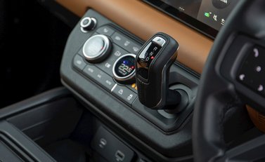 Land Rover Defender 110 X P400 22