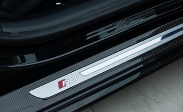 Audi R8 V10 PERFORMANCE CARBON BLACK 21