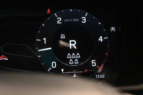 Land Rover Discovery 3.0 Discovery R-Dynamic HSE D MHEV Auto 4WD 5dr 42