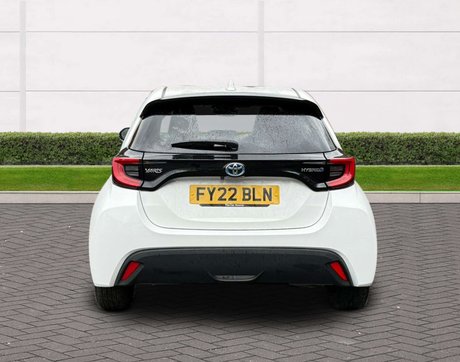 Toyota Yaris 1.5 Yaris Design HEV CVT 5dr 4