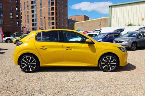 Peugeot 208 1.2 PURETECH ALLURE S/S STUNNING CAR! LOW INSURANCE!MAIN DEALER HISTORY 12