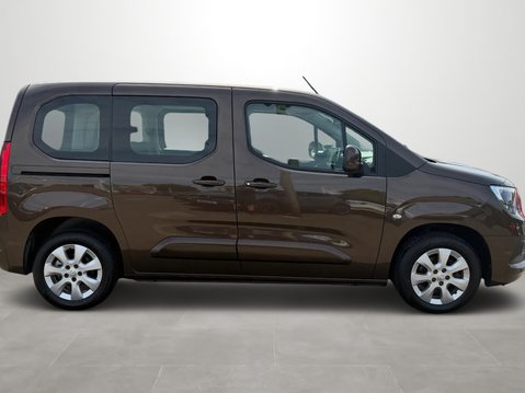 Vauxhall Combo Life 1.2 Turbo Energy 5dr 9