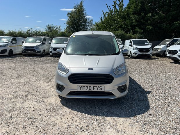 Ford Transit Courier SWB L1H1 Low Roof Limited Air Con Alloys Sensors EURO 6 NO VAT 3