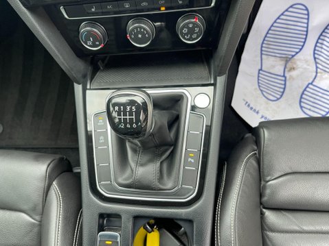 Volkswagen Passat 2.0 TDI EVO SEL Euro 6 (s/s) 5dr 26