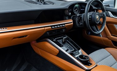 Porsche 911 Turbo S (992) 20