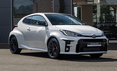 Toyota Yaris GR-Y CIRCUIT 4