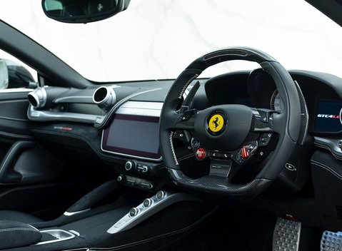 Ferrari GTC4 Lusso 9