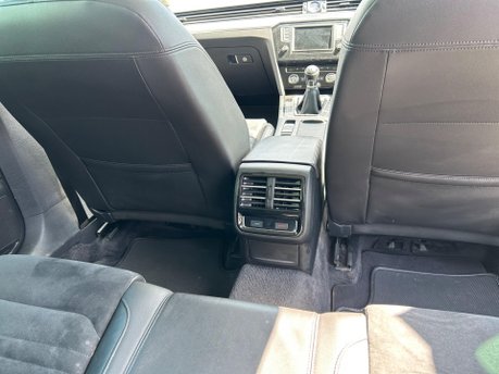 Volkswagen Passat GT TDI BLUEMOTION TECHNOLOGY 14