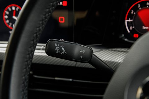 Volkswagen Golf R-LINE TSI 16