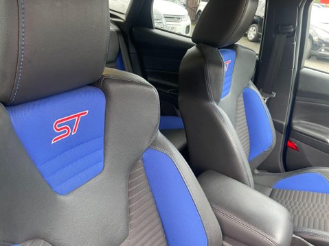Ford Focus 2.0T EcoBoost ST-2 Euro 5 (s/s) 5dr 16