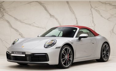 Porsche 911 Carrera 4S Cabriolet (992) 2
