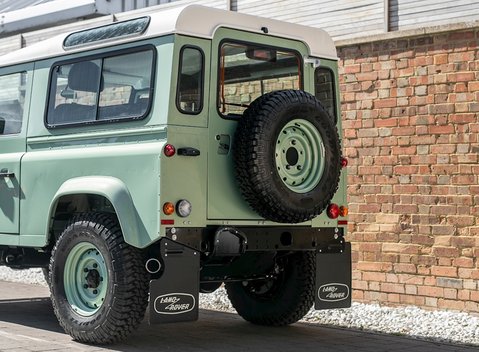 Land Rover Defender 90 Heritage 22