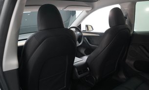 Tesla Model Y RWD 4 New Tyres Comfort Suspension 1 Owner GROK AI Ryzen Adaptive LEDs VATQ 18
