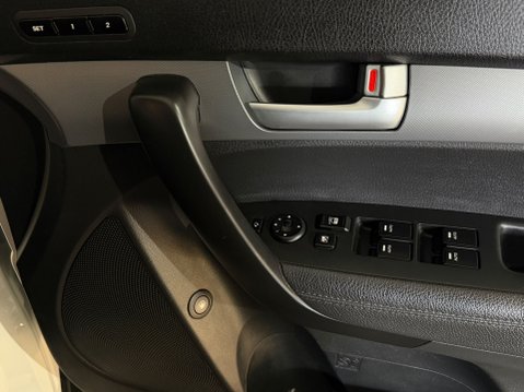 Kia Sorento CRDI KX-4 26