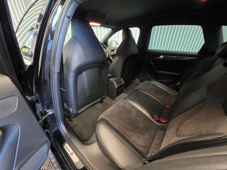 Audi RS4 4.2 FSI V8 Estate 5dr Petrol S Tronic quattro Euro 5 (450 ps) 26