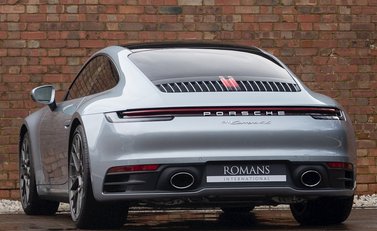 Porsche 911 Carrera 4S (992) 3