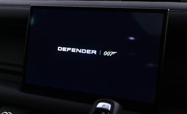 Land Rover Defender V8 14