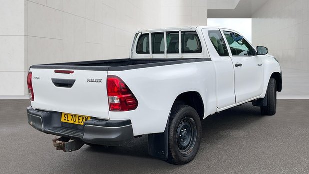 Toyota Hilux Active | 2.4 LT | Extended Cab | Tow Bar | Air Con | EURO 6 4