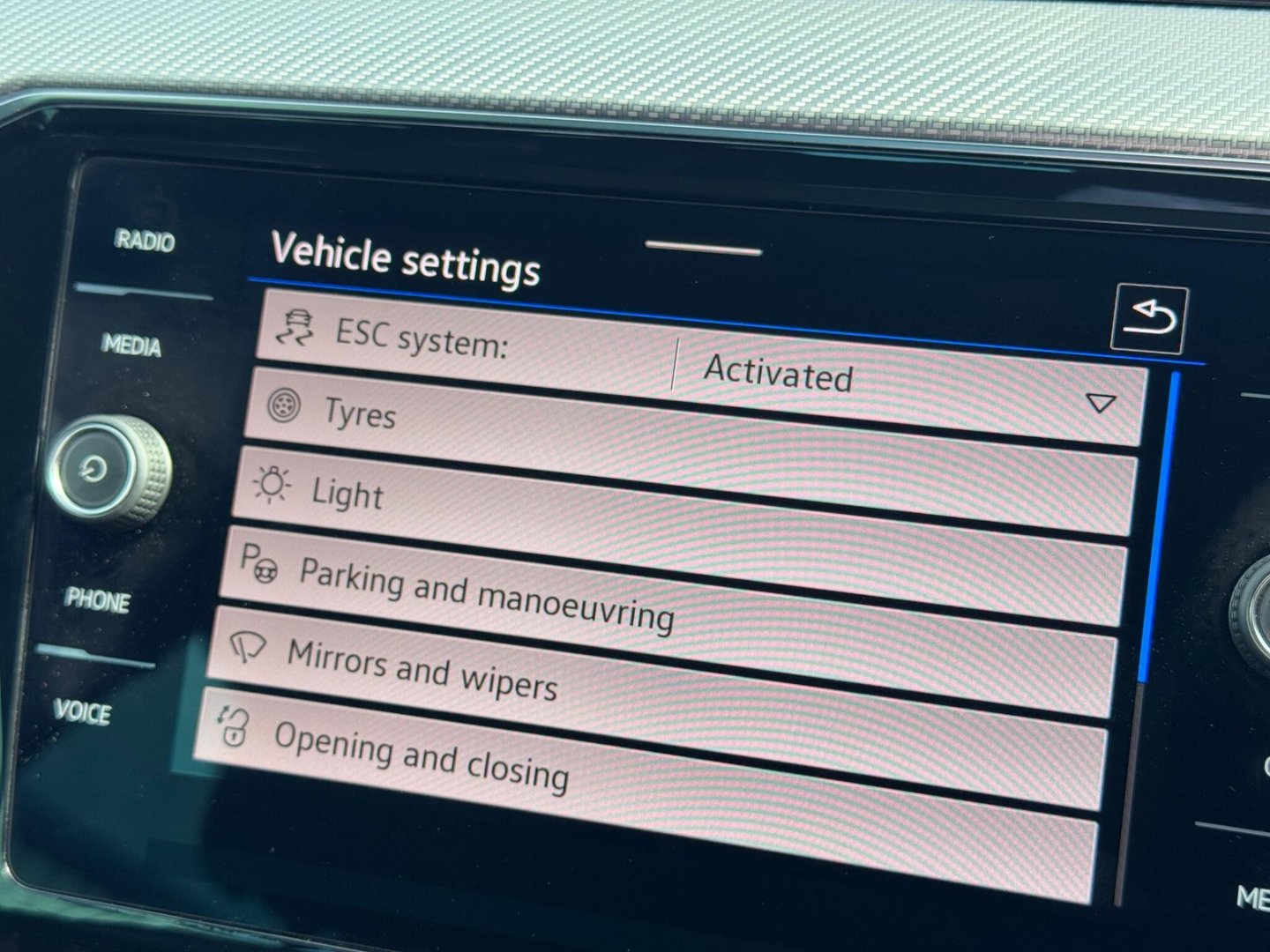 2023 Volkswagen Passat — image 18