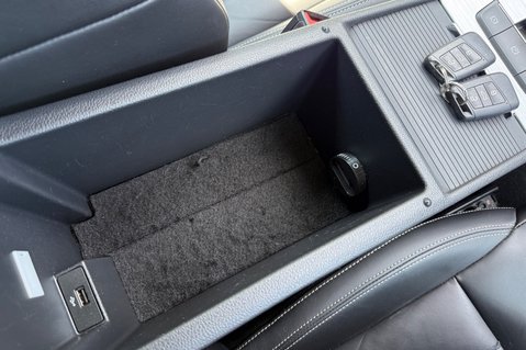 Skoda Superb SE TECHNOLOGY IV DSG - 11 SERVICES AT SKODA -HYBRID AUTOMATIC ESTATE 49