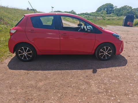 Toyota Yaris VVT-I ICON TECH 6