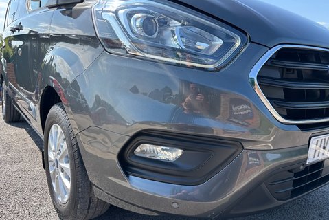 Ford Transit Custom 320 L2 Limited 130 ps Selectshift Double Cab in Van 24