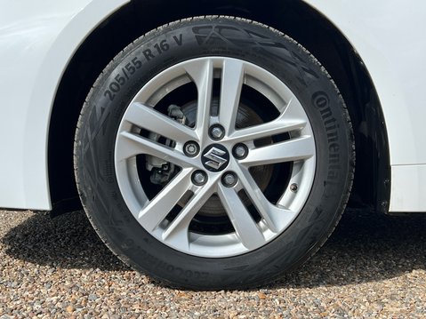 Suzuki Swace MOTION 4