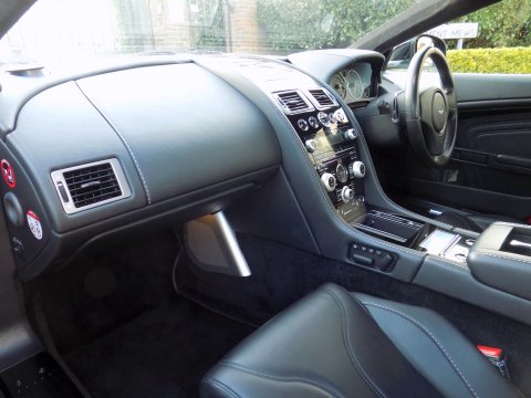 Aston Martin DBS 6.0 V12 Carbon Black Edition T-TronicII Euro 5 13
