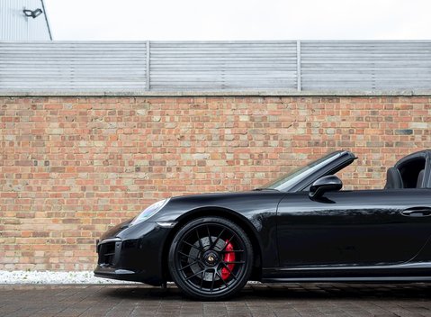Porsche 911 Targa 4 GTS (991.2) 23
