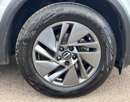 Nissan Qashqai 1.3 Qashqai Acenta Premium DiG-T MHEV 5dr 15
