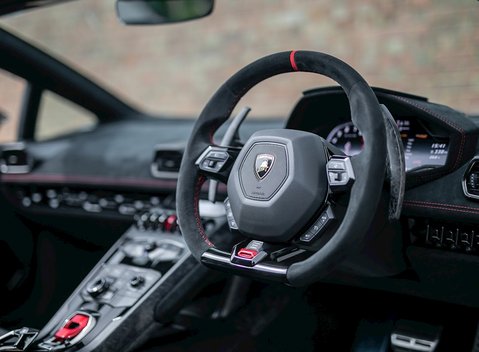 Lamborghini Huracan Spyder LP640-4 Performante 13