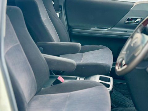 Toyota Alphard 8 SEATER+TWIN SUNROOF+RARE 17