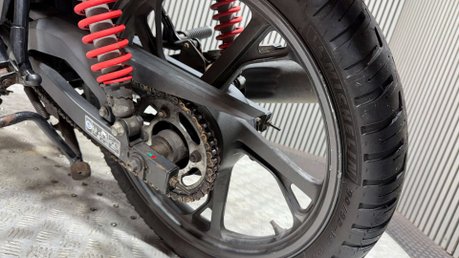 Honda CB CBF125 2022 HIGH MILES RUNNING PROJECT BIKE SPARES OR REPAIR 125CC 21