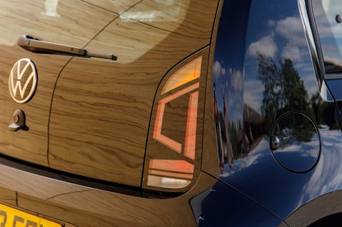 Volkswagen Up BASE 9