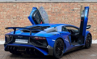 Lamborghini Aventador SV LP 750-4 Coupe 8