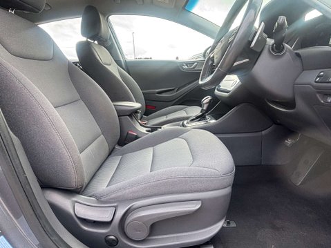 Hyundai IONIQ 1.6 h-GDi Premium Hatchback 5dr Petrol Hybrid DCT Euro 6 (s/s) (141 ps) 52