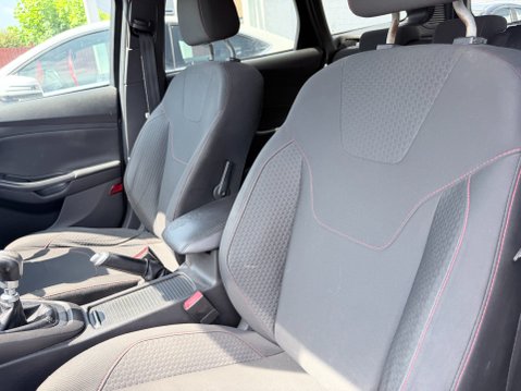 Ford Focus 1.5 ST-LINE TDCI 11
