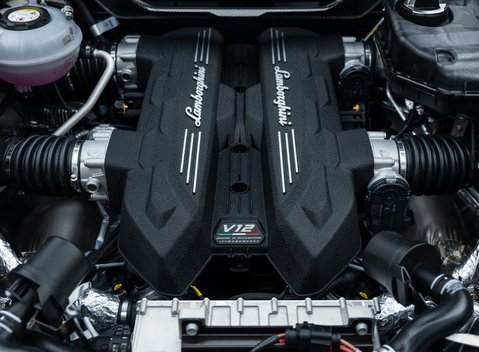 Lamborghini Revuelto 48