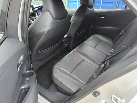 Toyota Corolla 2.0 VVT-h Excel Hatchback 5dr Petrol Hybrid CVT Euro 6 (s/s) (184 ps) 33