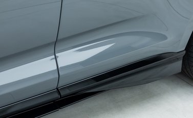 Aston Martin DBX 707 33