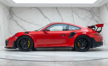 Porsche 911 GT2 RS Weissach (991) 5