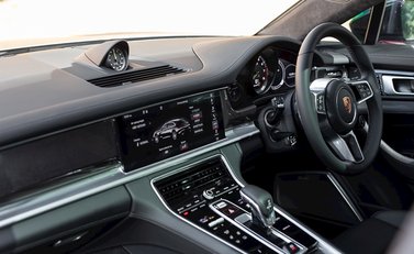 Porsche Panamera Turbo S E-Hybrid Sport Turismo 17