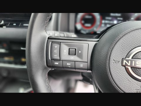 Nissan Qashqai DIG-T N-CONNECTA MHEV 22