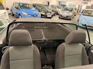 Volkswagen Golf 1.6 TDI BlueMotion Tech SE Cabriolet Euro 5 (s/s) 2dr 16