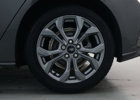 Ford Focus 1.0 Focus ST-Line MHEV Auto 5dr 16